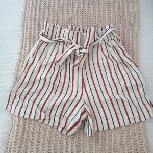 H&M paper-bag shorts